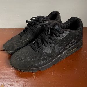 Black Nike Sneakers